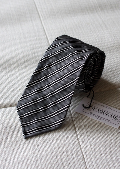 TIE YOUR TIE STRIPE